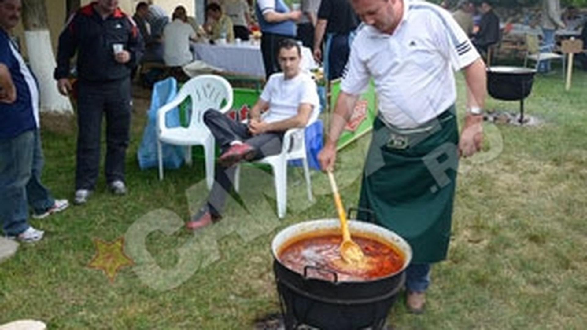 Seful Politiei Romane, la degustat de gulas