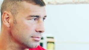 Lucian Bute şi-a botezat fiica! Imagine de colecţie cu pugilistul şi micuţa lui