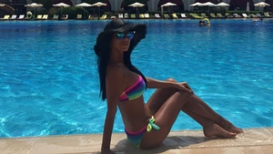 Andreea Tonciu, sexy pe prosop! A renuntat la haine, si s-a pregatit...de selfie!