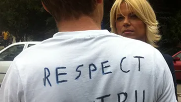 Gestul EMOTIONANT al unui pusti de 16 ani pentru romanii care au pierit in MUNTENEGRU! Ce si-a scris pe tricou a induiosat pe toti