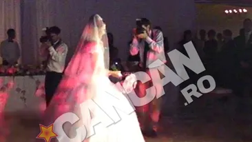 Elena a decis soarta urmatoarei fete care va pasi in fata altarului! Vezi aici cine s-a luptat sa prinda buchetul miresei