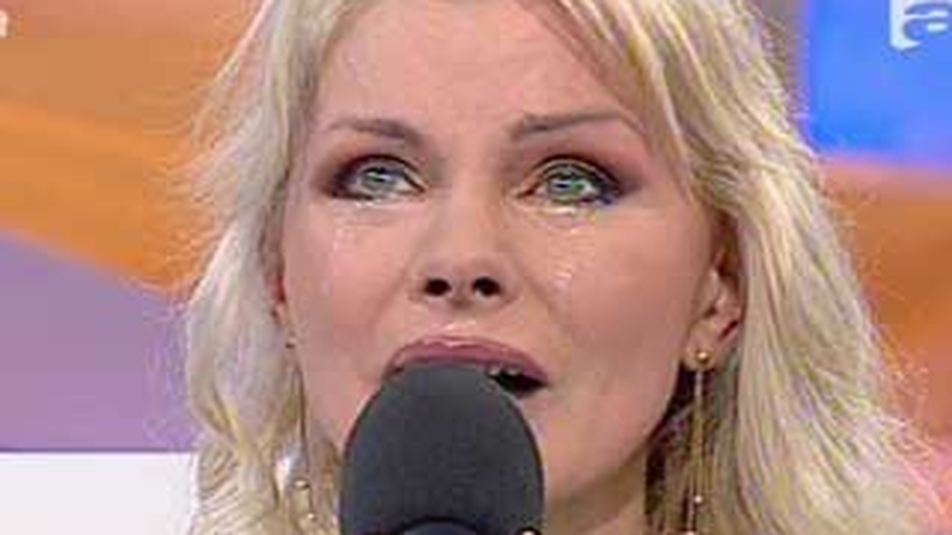 Anastasia Lazariuc, cu ochii in lacrimi cand a povestit de moartea fratelui ei si a mamei sale! "Am suferit mult, dar suferintele mi-au dat putere!"