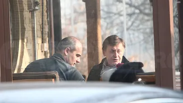 Pun la cale salvarea partidului după dezastrul din alegeri? Imagini exclusive! Cel mai apropiat jurnalist de preşedinte, întâlnire secretă cu ex-şeful PNL!