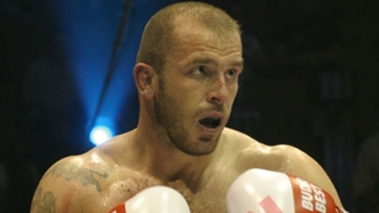 "L-as fi omorat cu mainile mele!"