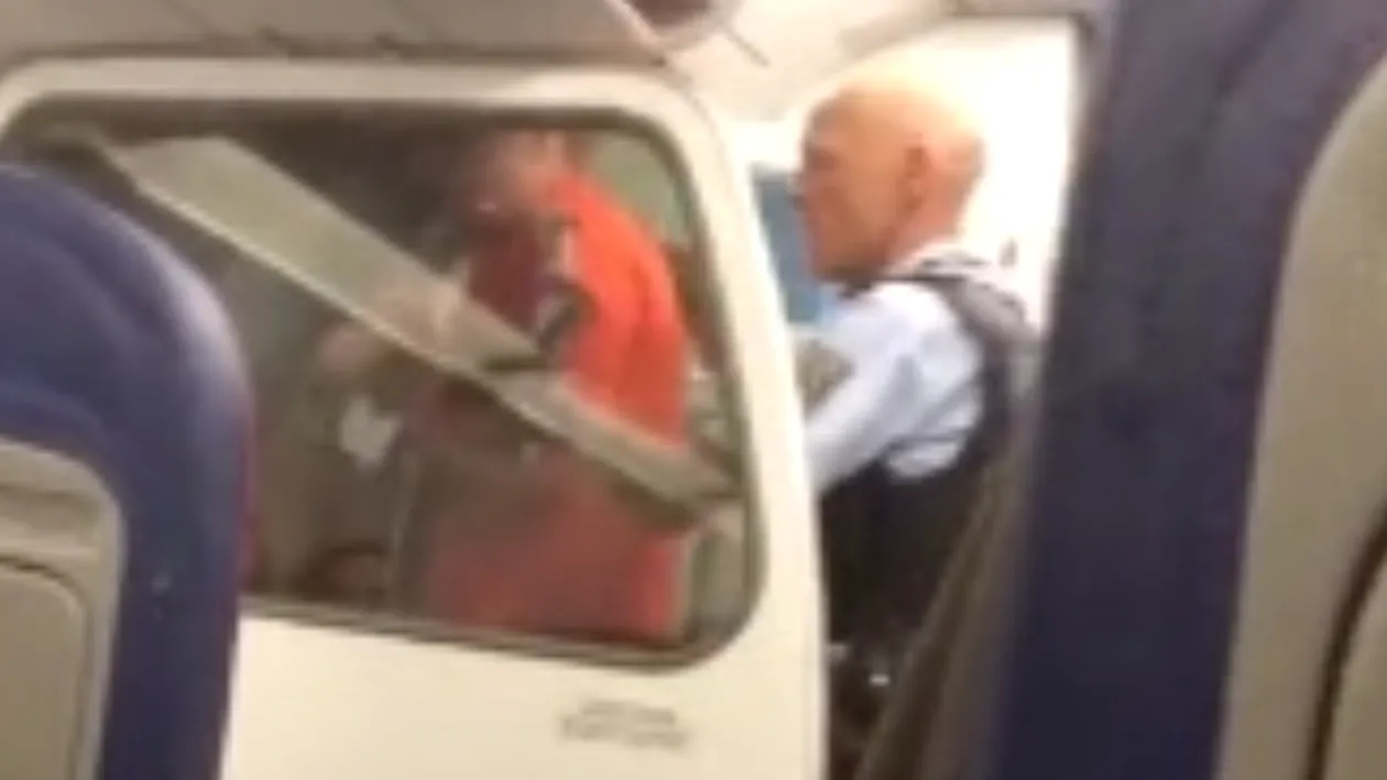 Aterizare de urgenţă la Frankfurt din cauza unor pasageri români. Ce au făcut în avion