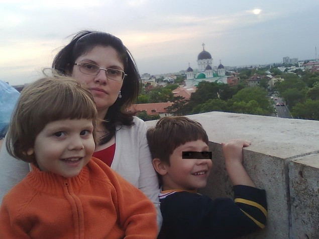 WOW! Abia o recunosti pe strada. Cum arata mama lui Ionut Anghel la 4 ani de cand micutul a murit in Parcul Tei