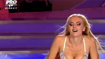 Roxana Ionescu, dotata de la Mama-Natura! Crezi ca i-a mai jucat feste sutienul la Dansez pentru tine?