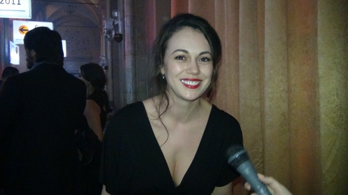 O mai tineti minte pe fosta colega a Nicoletei Luciu? Ana Florescu s-a maritat, a nascut, iar acum revine in muzica!