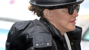 IMAGINI SOCANTE! Madonna, desfigurata si cu o cicatrice imensa in jurul ochilor! Regina muzicii pop este de nerecunoscut
