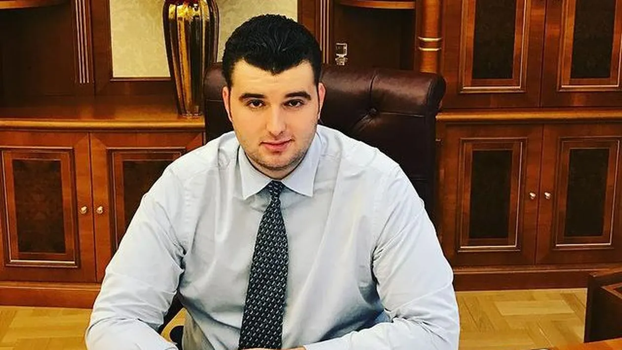 Victoraș Micula s-a logodit. Ce iubită frumoasă are!
