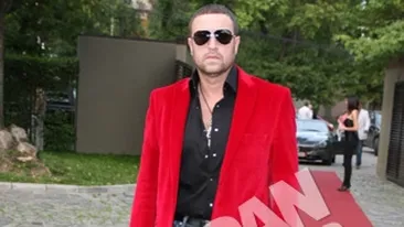 Botezatu, la un pas sa piarda avionul din cauza lui Barack Obama! Supus unor controale la sange sI perchezitionat in bagaje inainte de a parasi hotelul pe care l-a impartit cu presedintele american!