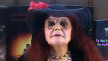 Ai sa zici instant UAU! S-a tacanit lumea de tot! Uite cum o batranica a venit imbracata la X Factor!