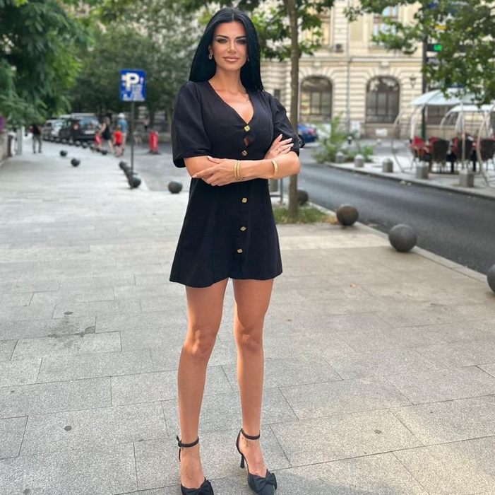 Lavinia Tîrzianu este prezentatoarea emisiunii