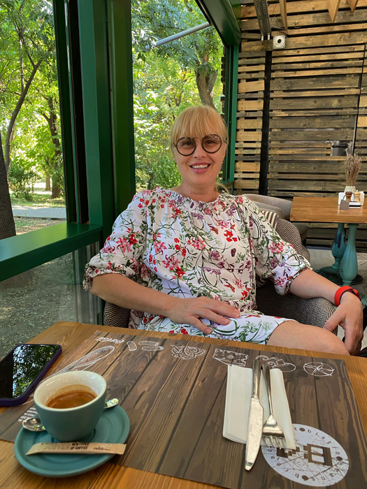 Mariana Pfeiffer: "Parcă totul este tras la indigo" (Foto: Facebook)