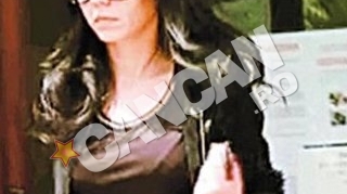 "Mama" Marta isi crease un grup de gheise pe care le instruia in toate domeniile. Scoala bunelor maniere in prostitutie