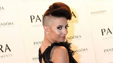 Rade ea, dar nu e rasul ei cel bun! Giulia a dat-o pe glume cand am intrebat-o de show-ul copiat de la Beyonce