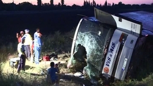 Nu s-au gasit urme de franare. Soferul bulgar care conducea autocarul care s-a rasturnat pe A2 ar fi adormit la volan
