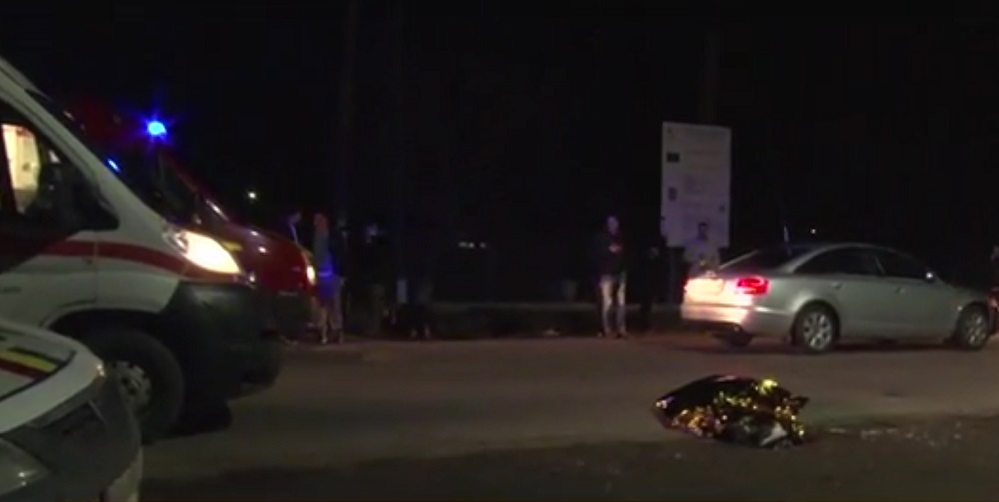 Un interlop din Slobozia a fost omorât de un vecin, care l-a lovit intenționat cu mașina