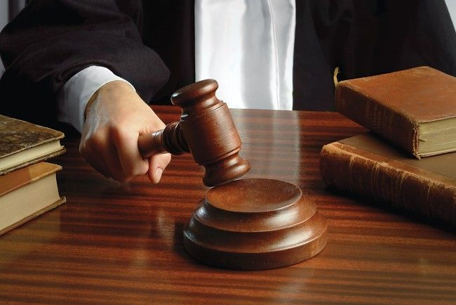 În total, inculpații au fost condamnați la 25 de ani de închisoare