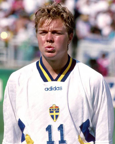 Tomas Brolin, atacantul care marca împotriva României în sfertul de coşmar cu Suedia de la CM ’94, e acum de nerecunoscut! S-a îngrăşat enorm şi s-a apucat de poker