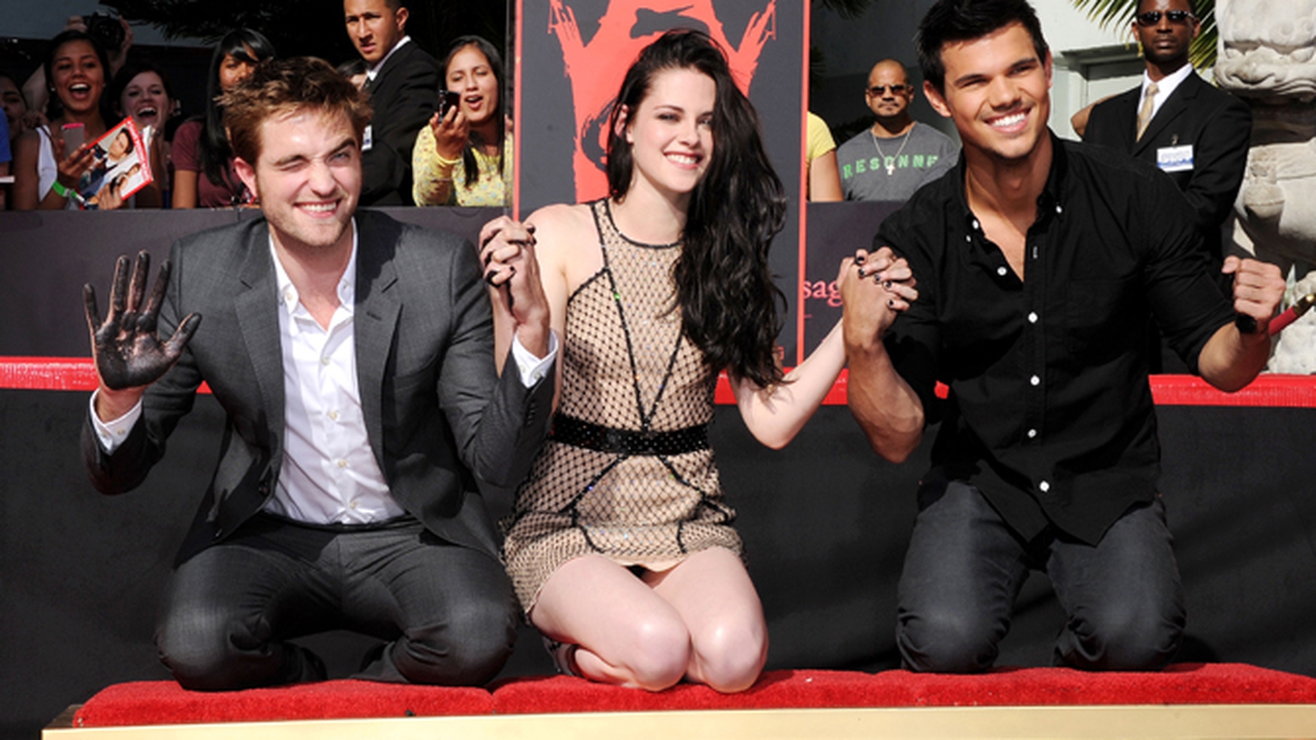 Kristen Stewart si-a aratat chilotii in timpul unui eveniment Twilight!