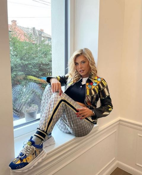 Rebela Loredana Groza, imagine de pus în ramă: ”After party!”