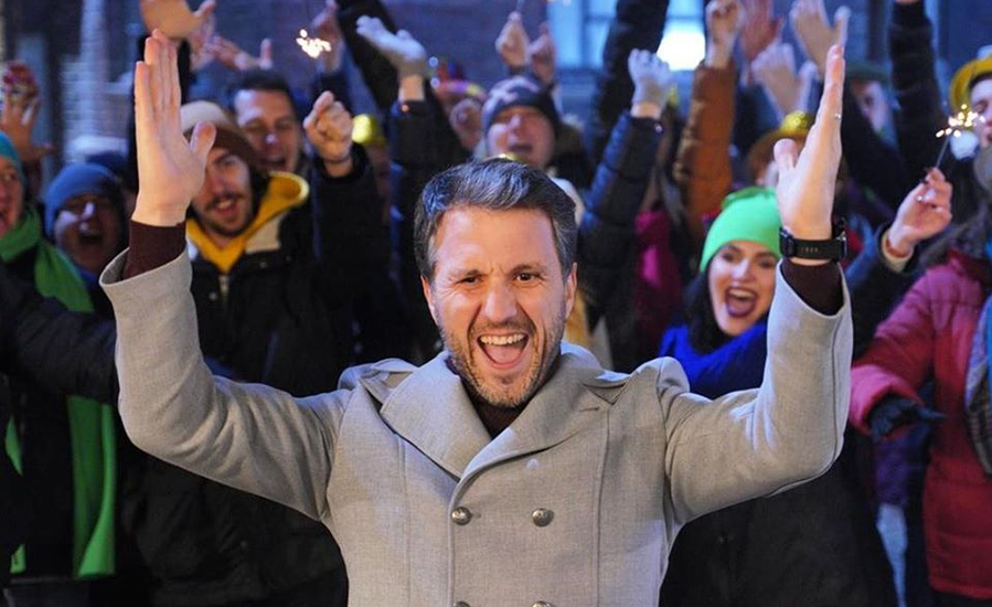 Andi Moisescu, îndrăgostit de Rapid! Ce cadou a primit din partea conducerii clubului alb-vișiniu. „Atmosfera din Giulești…” | FOTO