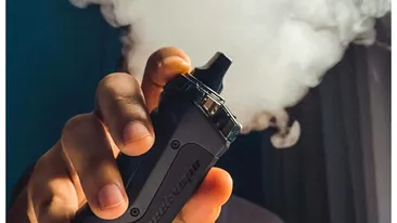 O elevă din clasa a VII-a a ajuns la spital, după ce a fumat o țigară electronică. Ce conținea, de fapt