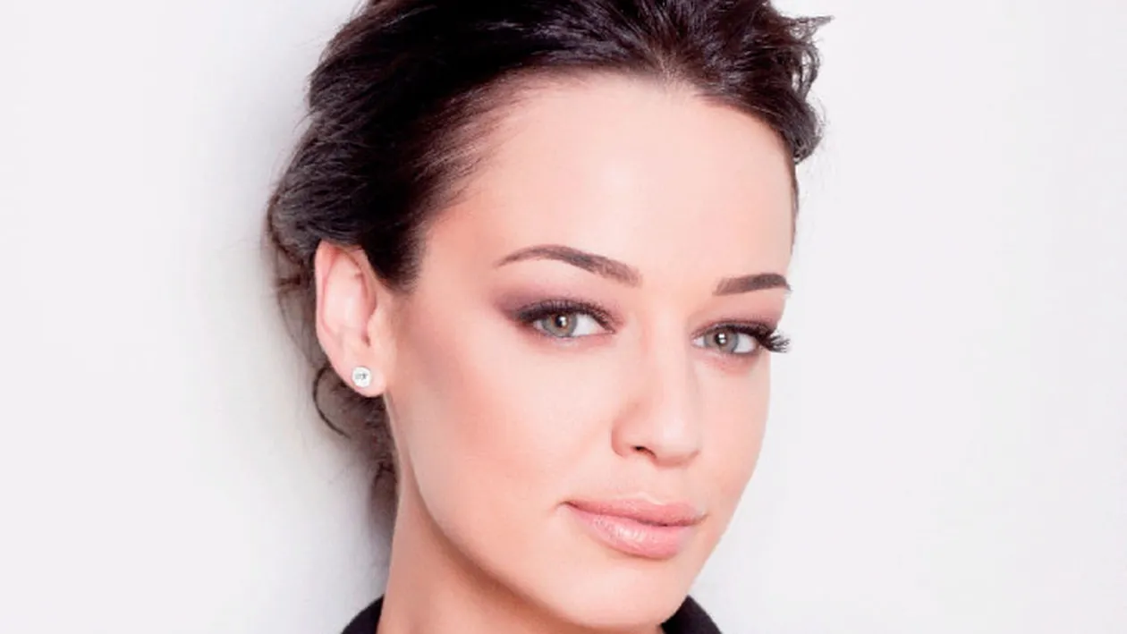 Andreea Raicu nu pleacă din casă fără să aibă trei cosmetice in geantă! Află care sunt produsele de care nu se poate dezlipi