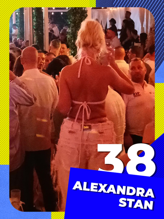 Top 50 sexy-dive care au “lovit” fără milă și au “distrus” asistența. Și-au arătat chiloțeii!