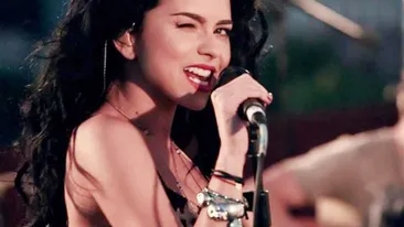 Inna, fotografiata in sanii goi! Poza a ajuns deja pe Internet