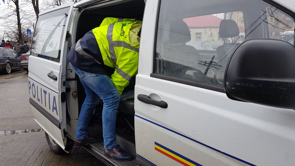 Polițiștii anchetează crima urmată de sinucidere