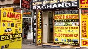 Curs valutar 16 mai 2019. Aproape de maximul istoric. Câți lei costă azi 1 euro