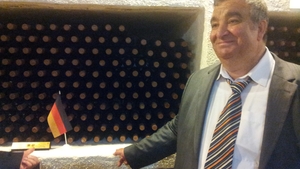 Regele Cioaba va avea un stand de vin in celebra galerie Cricova! Sticlele lui vor fi "vecine" cu ale Angelei Merkel si Putin!
