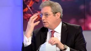 Adrian Streinu Cercel: ”Vaccinul nu ne protejează, dacă renunțăm la mască”