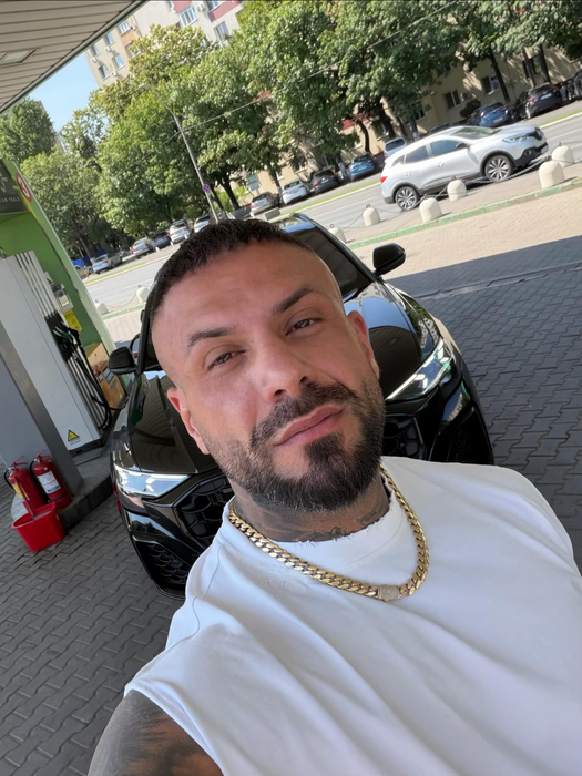Alina și Narcis de la Insula iubirii și-au asumat relația. Puțin le pasă de contractul cu Antena 1