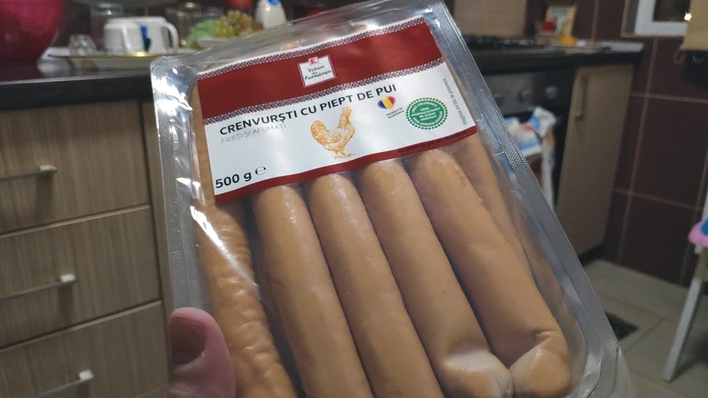 Ce a primit, de fapt, Laura din Iași, după ce a cumpărat un pachet de crenvurști de 9.70 lei, dintr-un supermarket