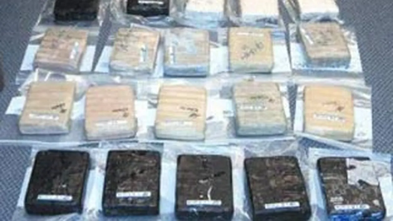 Aproape 4 tone de cocaina braziliana a fost confiscata de autoritatile romane!