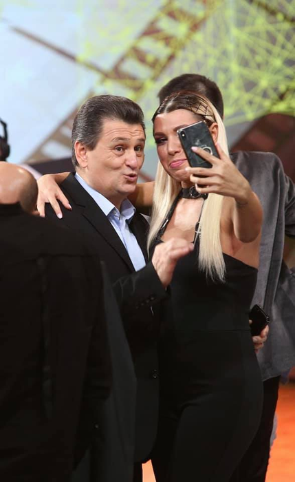Surpriză! Alex Velea s-a întors la Antena 1, la două luni după ce a fost concediat de la “Acces Direct”