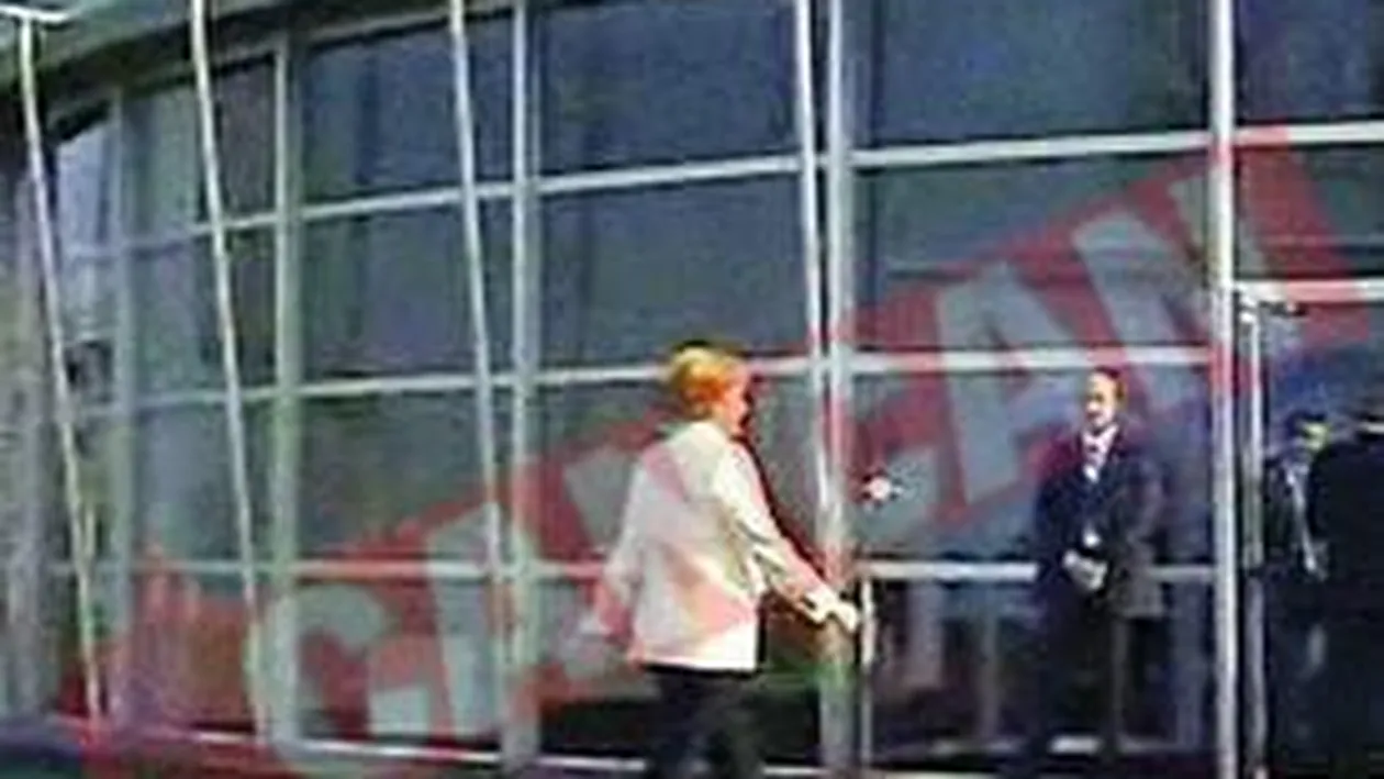 Berlusconi a lasat-o cu ochii-n soare pe Merkel