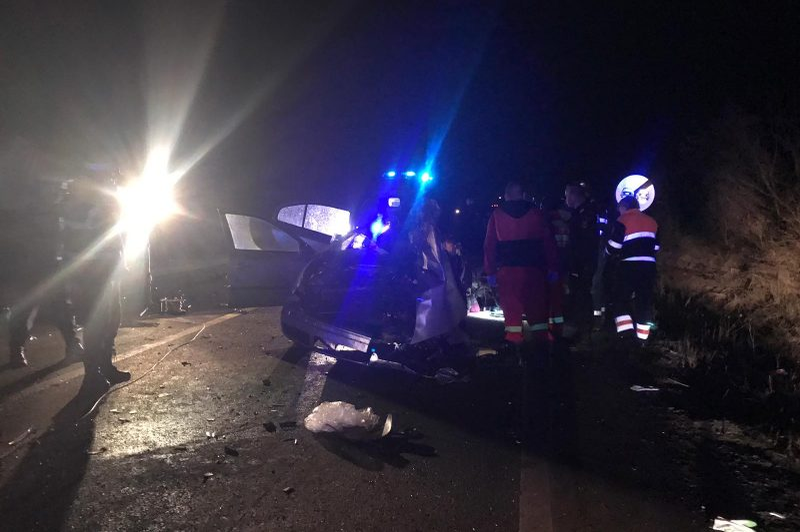 VIDEO. Doi morți și trei răniți după impactul dintre trei mașini, pe DN 14, în județul Sibiu