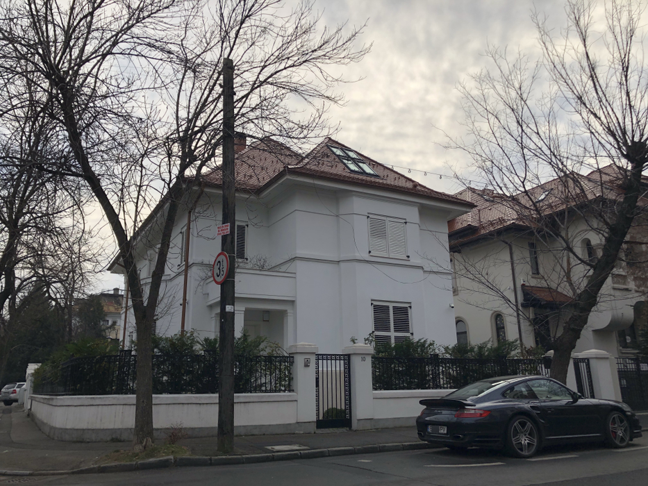 Aşa arată acum super-vila deţinută de Matei Stratan în Dorobanţi