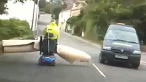 A iesit cu ditamai covorul in trafic