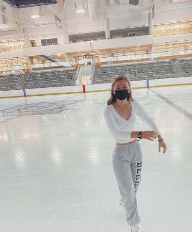 O patinatoare din SUA, uimită de detaliul surprins într-o fotografie din vacanță: “Am realizat asta când am ajuns acasă” | VIDEO