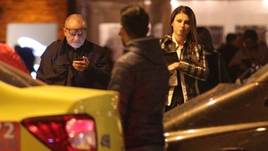 Apariţie rară în cluburile de noapte! Milionarul (63 de ani) s-a distrat la LOFT cu sexoasa iubită până la 2 dimineaţa!