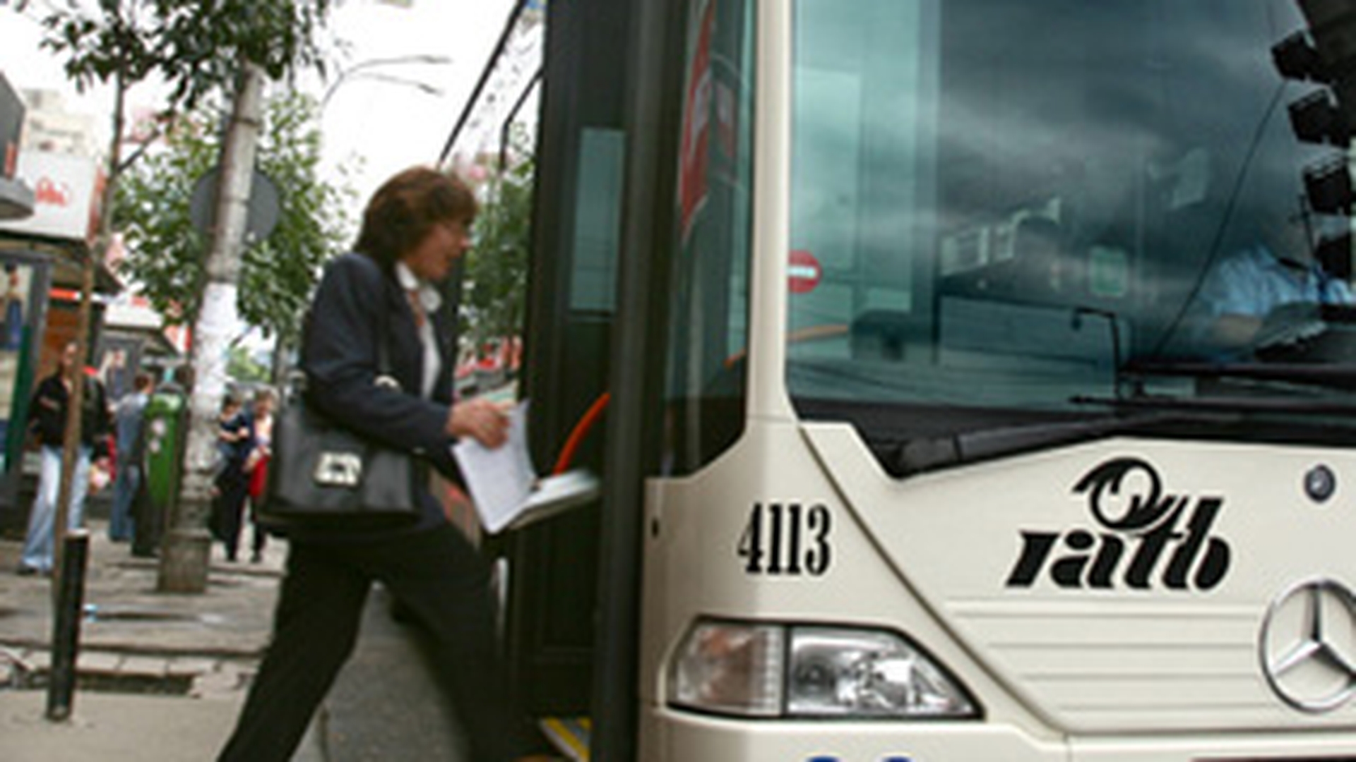 Controlori permanenti pe RATB! Vezi ce linii trebuie sa eviti daca obisnuiesti sa circuli fara bilet