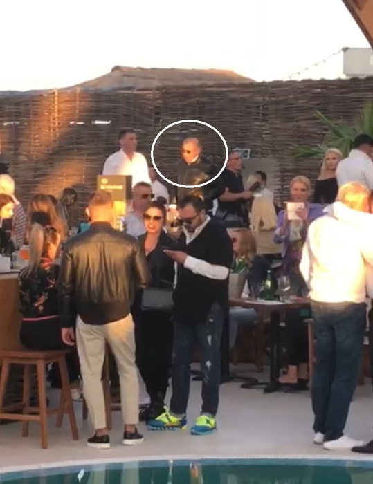Ilie & Brigitte au “negociat” împăcarea 
cu o piramidă de șampanie