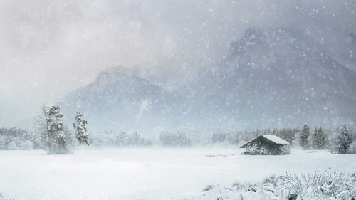 Prognoza meteo azi, 25 februarie 2026. Sud-Vestul țării se încălzește ușor, în timp ce la munte revin ninsorile și vântul puternic