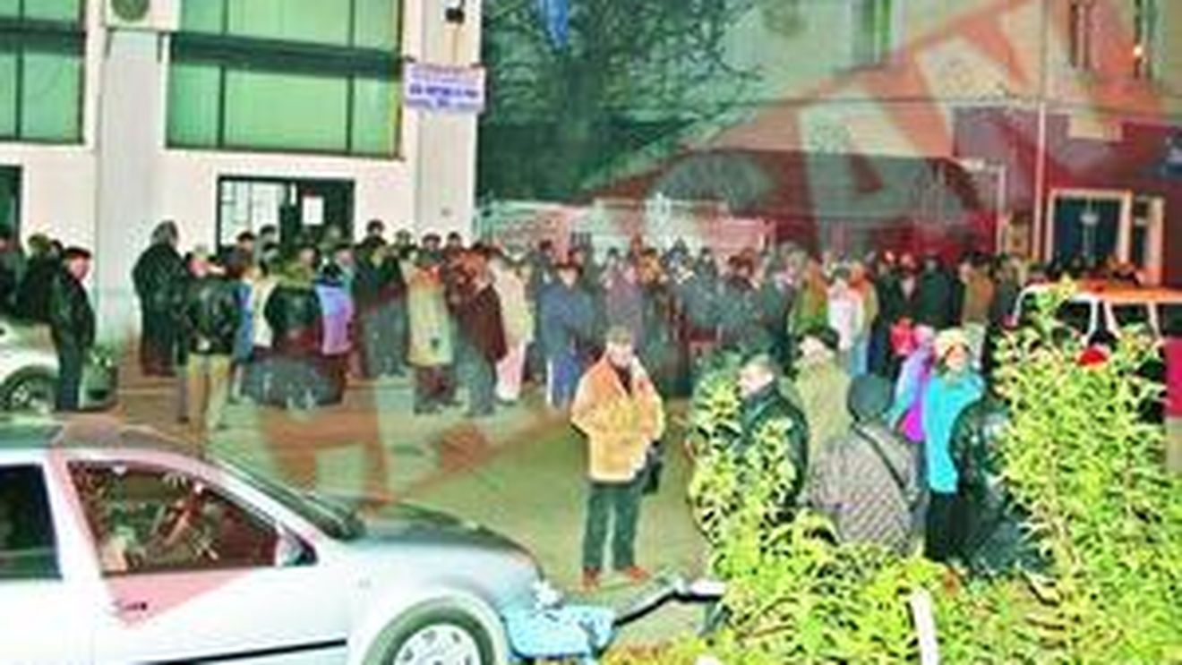 Dorm pe strada ca sa apuce bilete de tratament