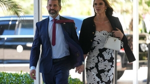 Donald Trump Jr. și Bettina Anderson amână stabilirea datei nunții din cauza războiului din Iran